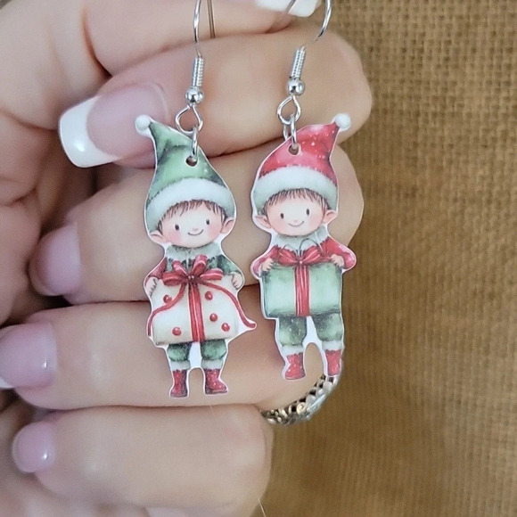 FARMHOUSE ELF EARRINGS - Picture 4 of 6